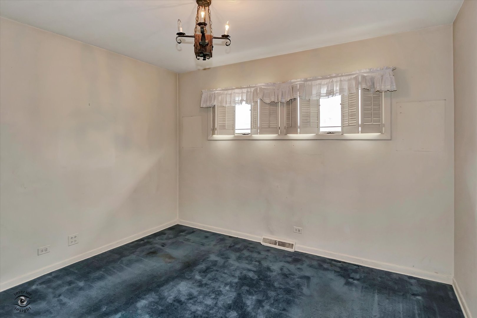 9139 South Oakley Avenue Chicago IL 60643