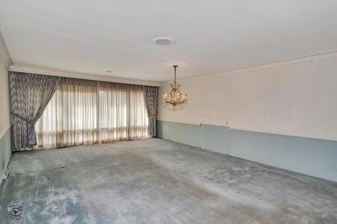 9139 South Oakley Avenue Chicago IL 60643