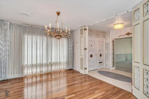 9139 South Oakley Avenue Chicago IL 60643