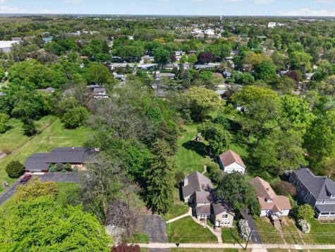 183 Lincoln Parkway Crystal Lake IL 60014