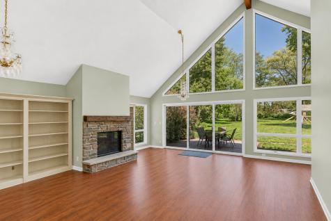 183 Lincoln Parkway Crystal Lake IL 60014