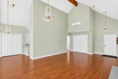 183 Lincoln Parkway Crystal Lake IL 60014