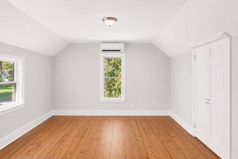183 Lincoln Parkway Crystal Lake IL 60014
