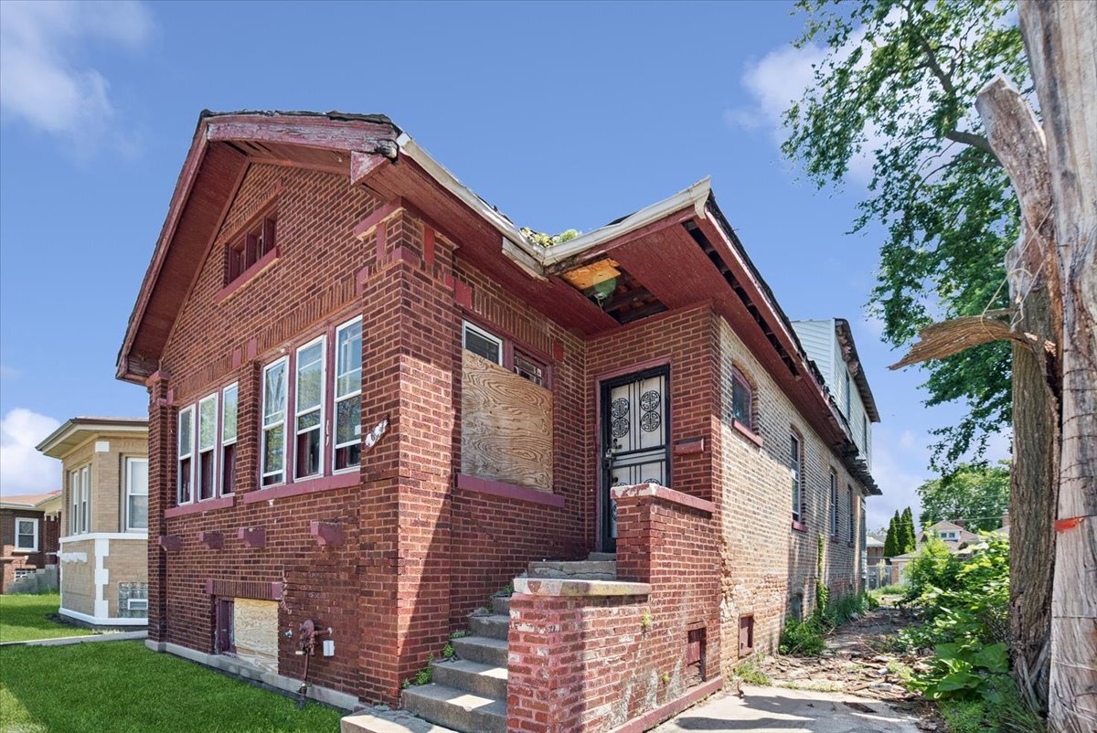 8627 South Throop Street Chicago IL 60620
