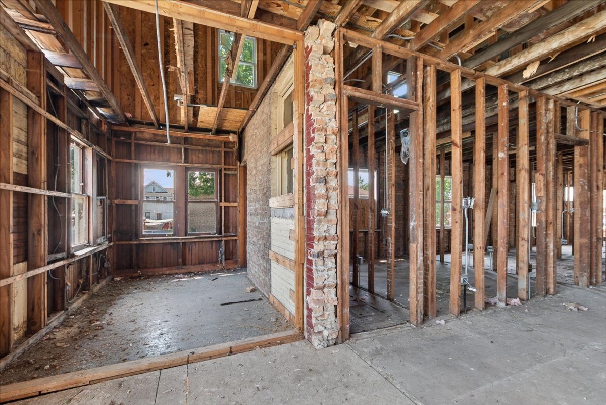 8627 South Throop Street Chicago IL 60620