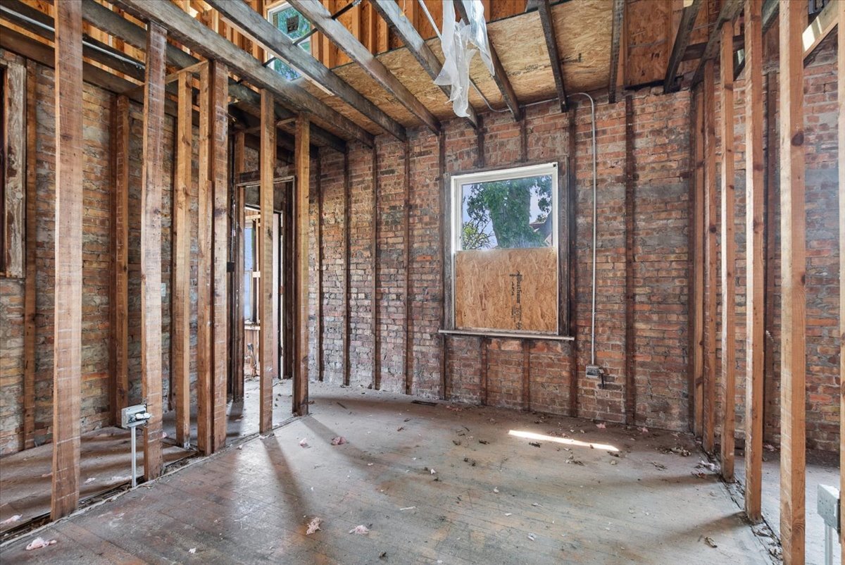 8627 South Throop Street Chicago IL 60620