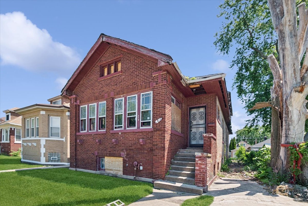 8627 South Throop Street Chicago IL 60620