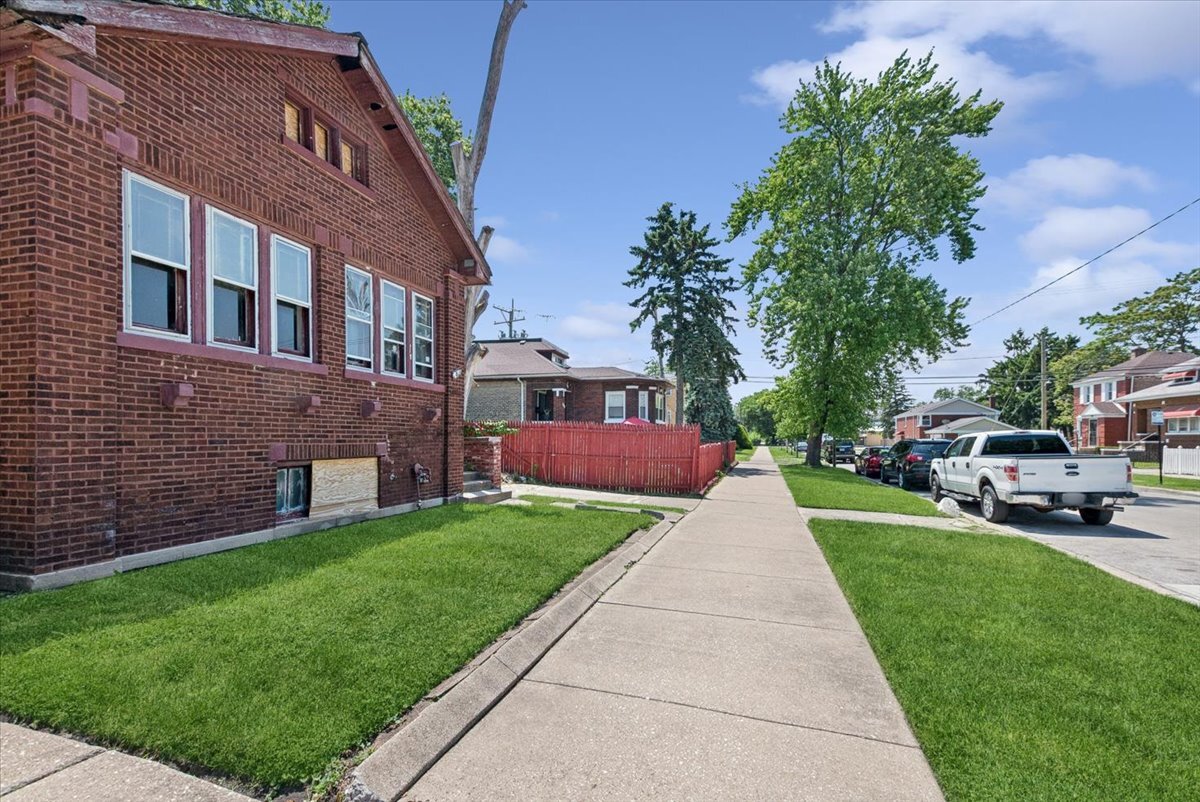 8627 South Throop Street Chicago IL 60620
