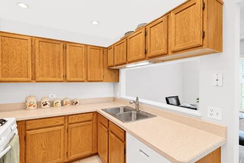 680 Savannah Lane Crystal Lake IL 60014