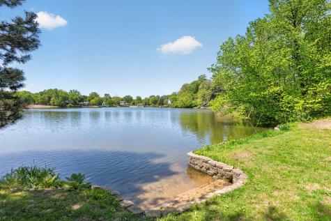 1110 White Pine Drive Dixon IL 61021
