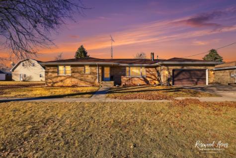 209 East 3rd Street Aroma Park IL 60910