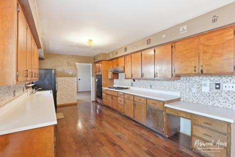 209 East 3rd Street Aroma Park IL 60910