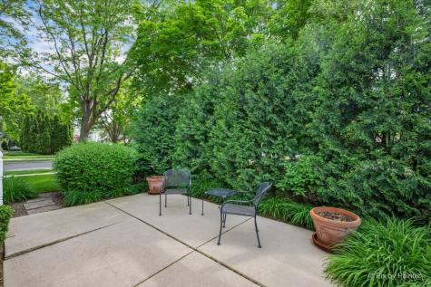 4093 Pheasant Court St. Charles IL 60174