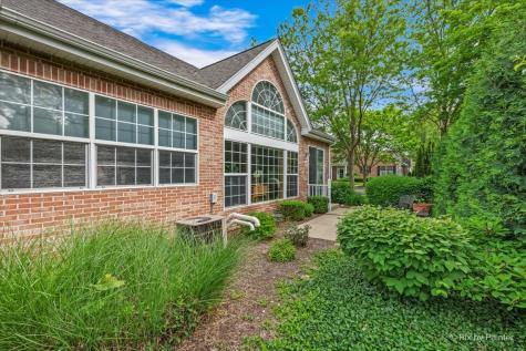 4093 Pheasant Court St. Charles IL 60174
