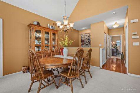 4093 Pheasant Court St. Charles IL 60174