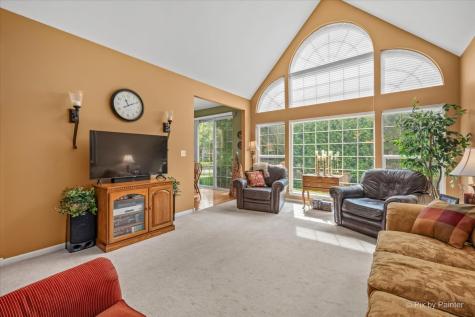 4093 Pheasant Court St. Charles IL 60174