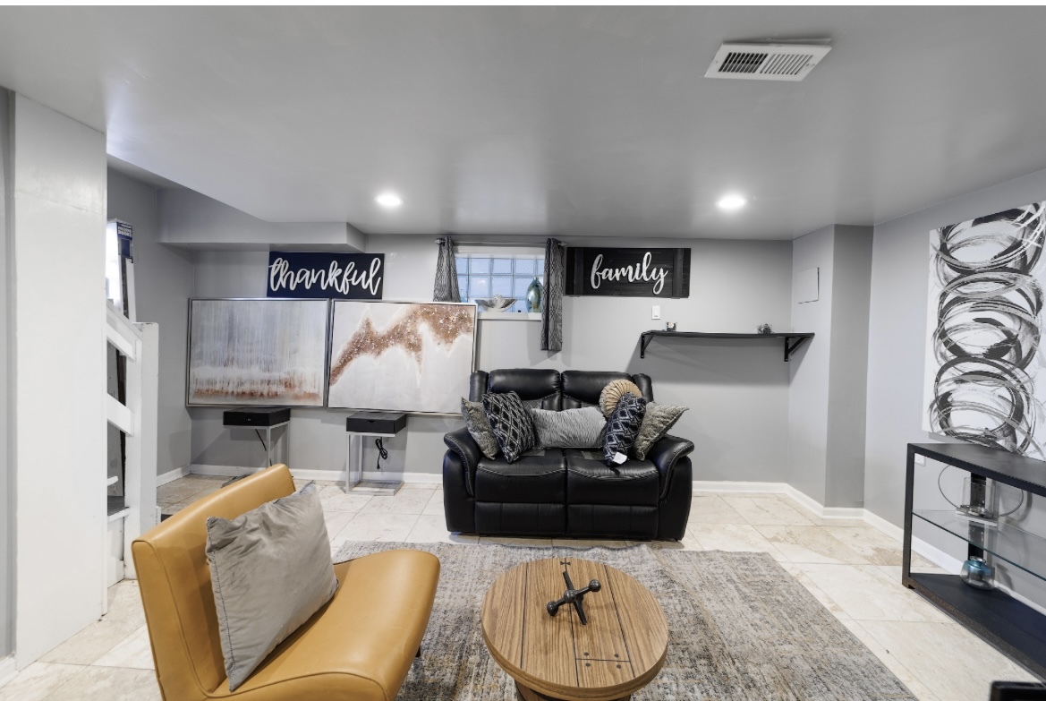 8104 South Fairfield Avenue Chicago IL 60652