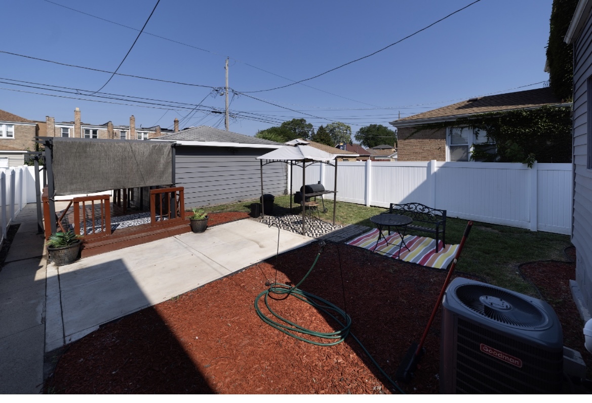 8104 South Fairfield Avenue Chicago IL 60652