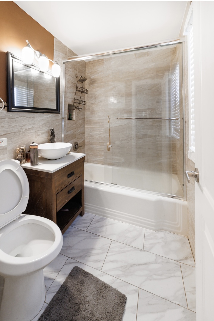 8104 South Fairfield Avenue Chicago IL 60652