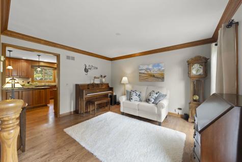 2012 Cromwell Drive Wheaton IL 60189