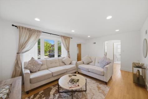 5216 Arcadia Avenue Skokie IL 60077