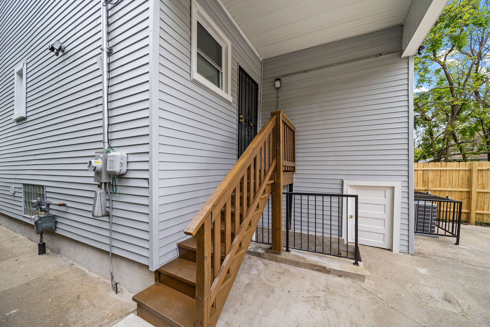 639 North Leamington Avenue Chicago IL 60644