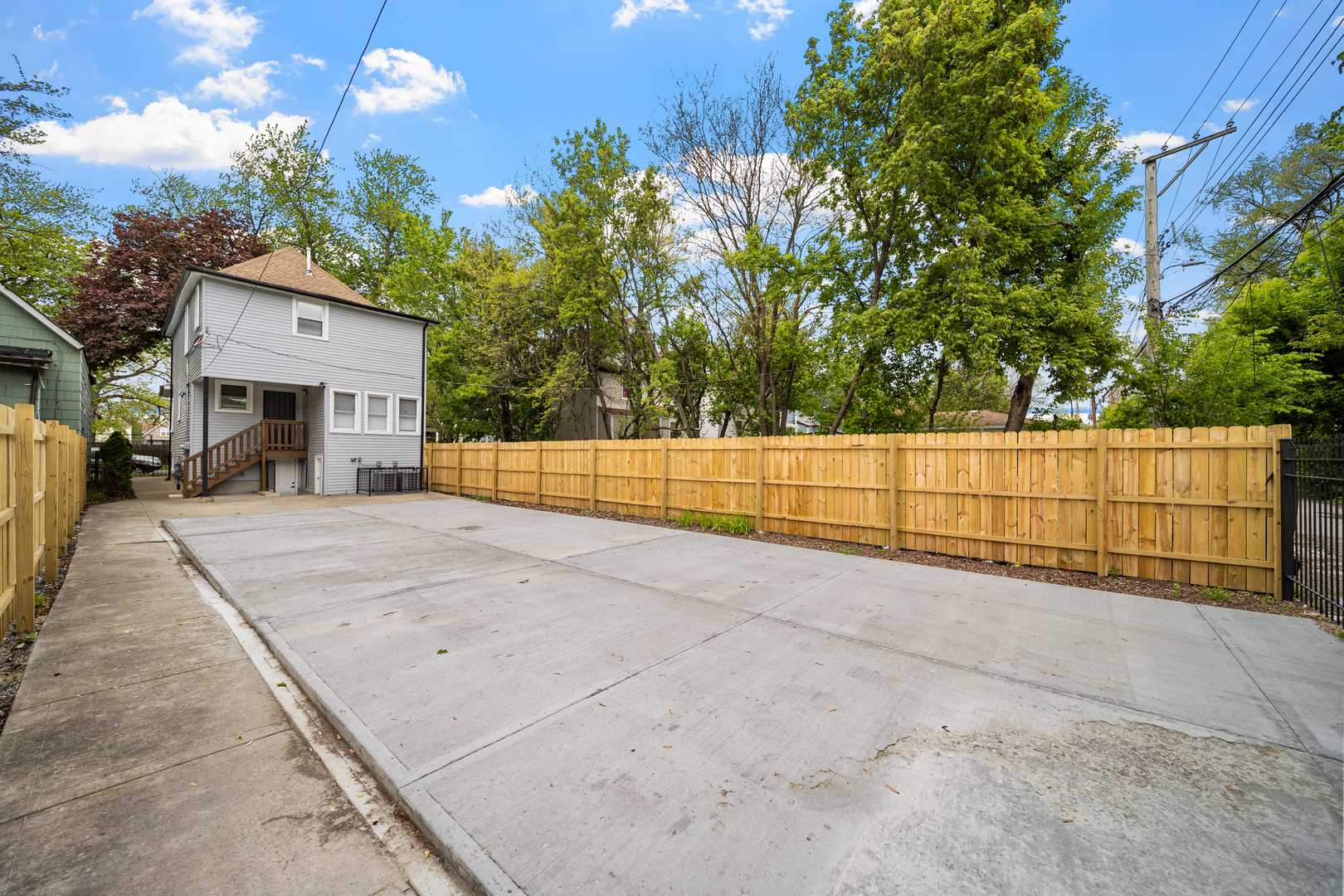 639 North Leamington Avenue Chicago IL 60644