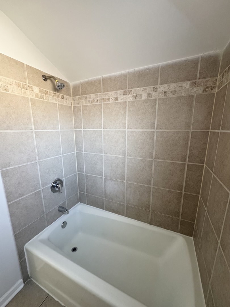3338 West 83rd Place Chicago IL 60652