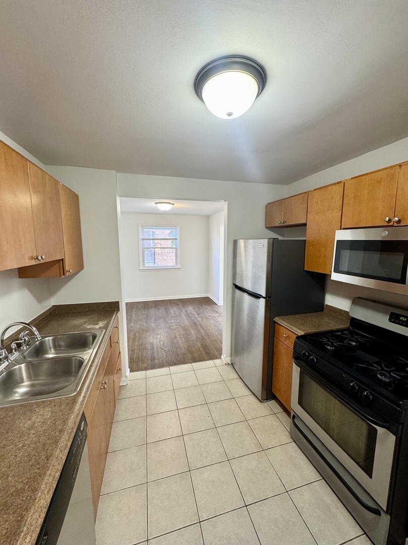 3338 West 83rd Place Chicago IL 60652