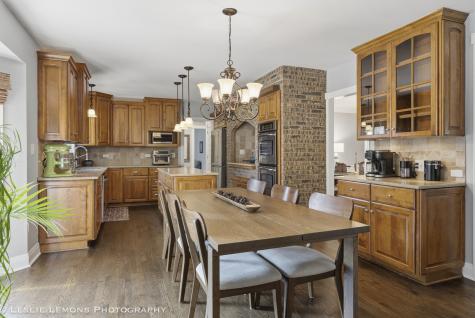 386 Hoyer Court Naperville IL 60565