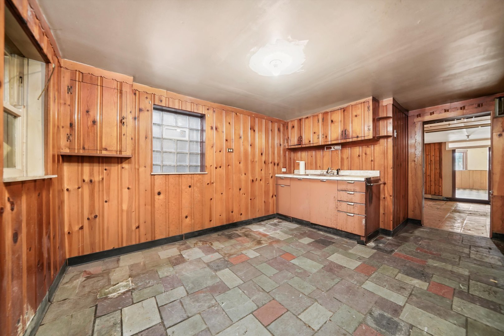 5043 South Artesian Avenue Chicago IL 60632