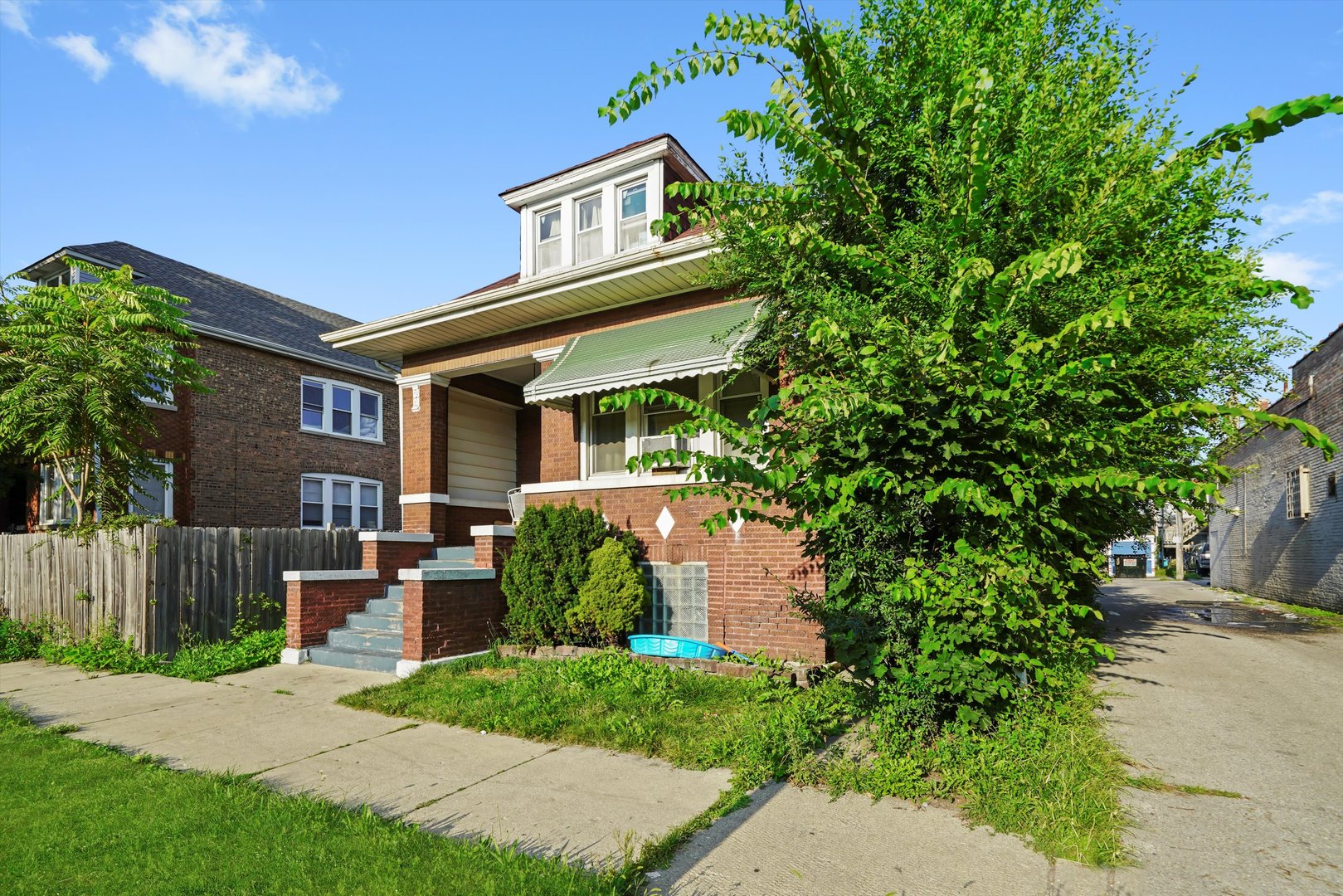 5043 South Artesian Avenue Chicago IL 60632