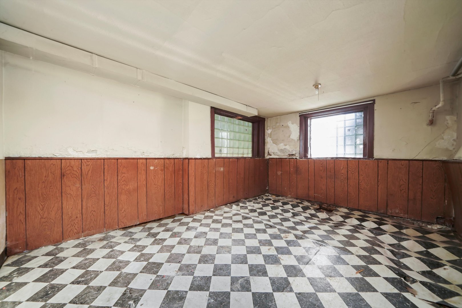 5043 South Artesian Avenue Chicago IL 60632