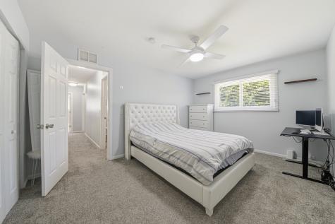 1073 South Finley Road Lombard IL 60148
