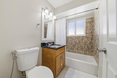 1073 South Finley Road Lombard IL 60148