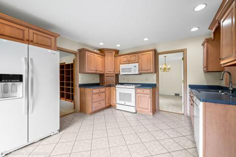 593 Cumnock Road Inverness IL 60067