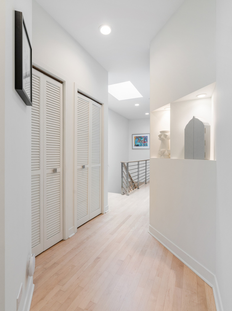 4823 North Oakley Avenue Chicago IL 60625