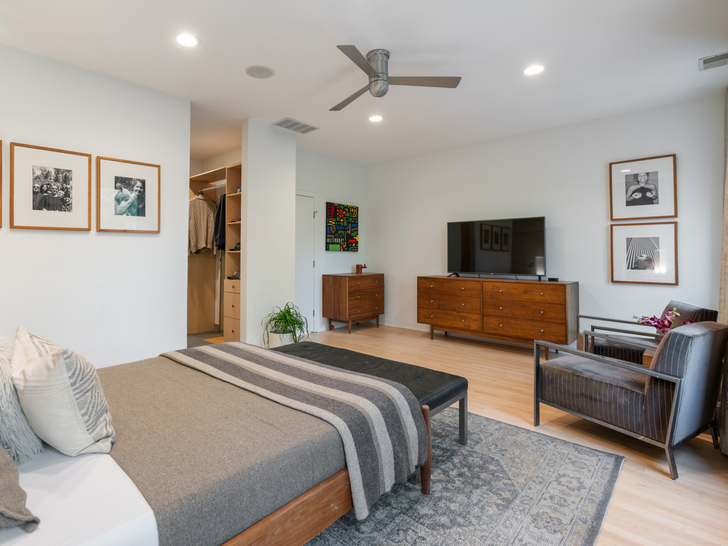 4823 North Oakley Avenue Chicago IL 60625