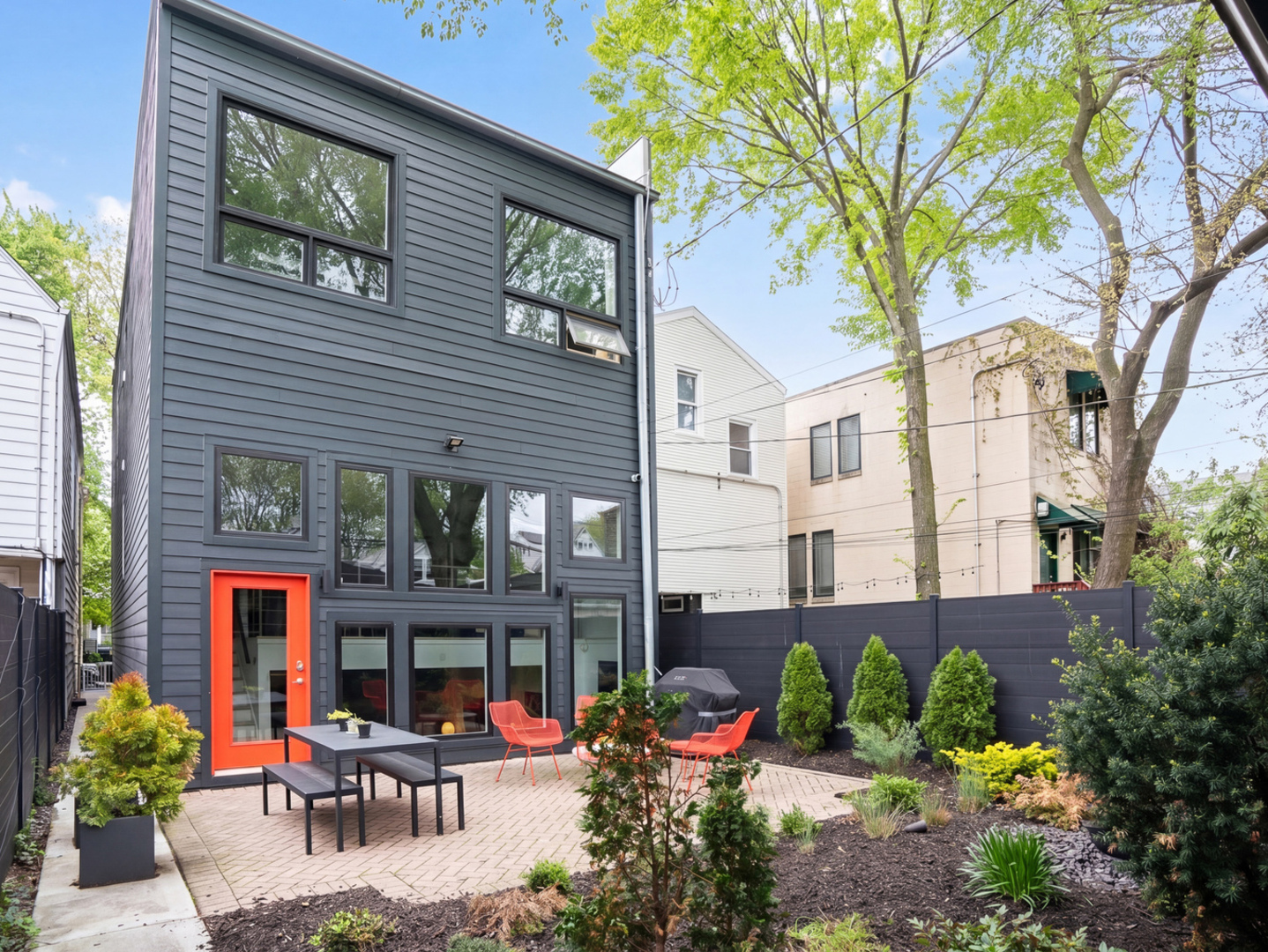 4823 North Oakley Avenue Chicago IL 60625
