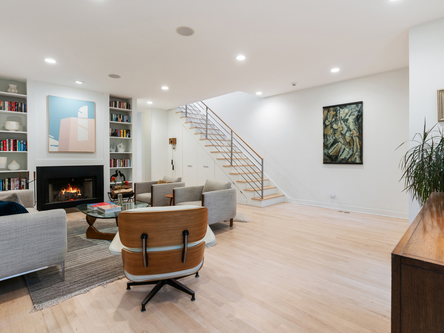 4823 North Oakley Avenue Chicago IL 60625