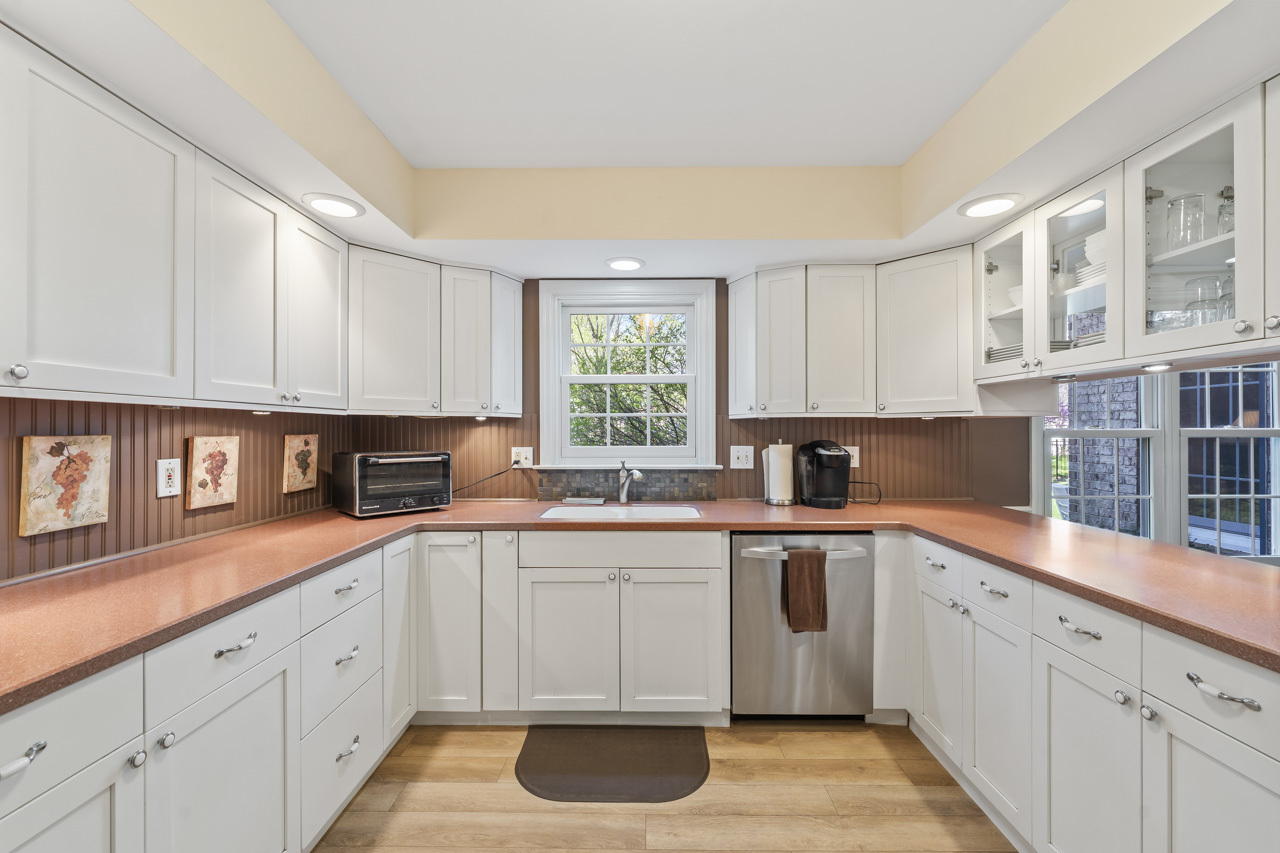 2245 Tanglewood Drive Aurora IL 60506