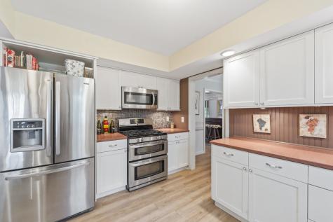 2245 Tanglewood Drive Aurora IL 60506