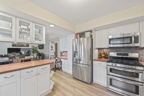 2245 Tanglewood Drive Aurora IL 60506