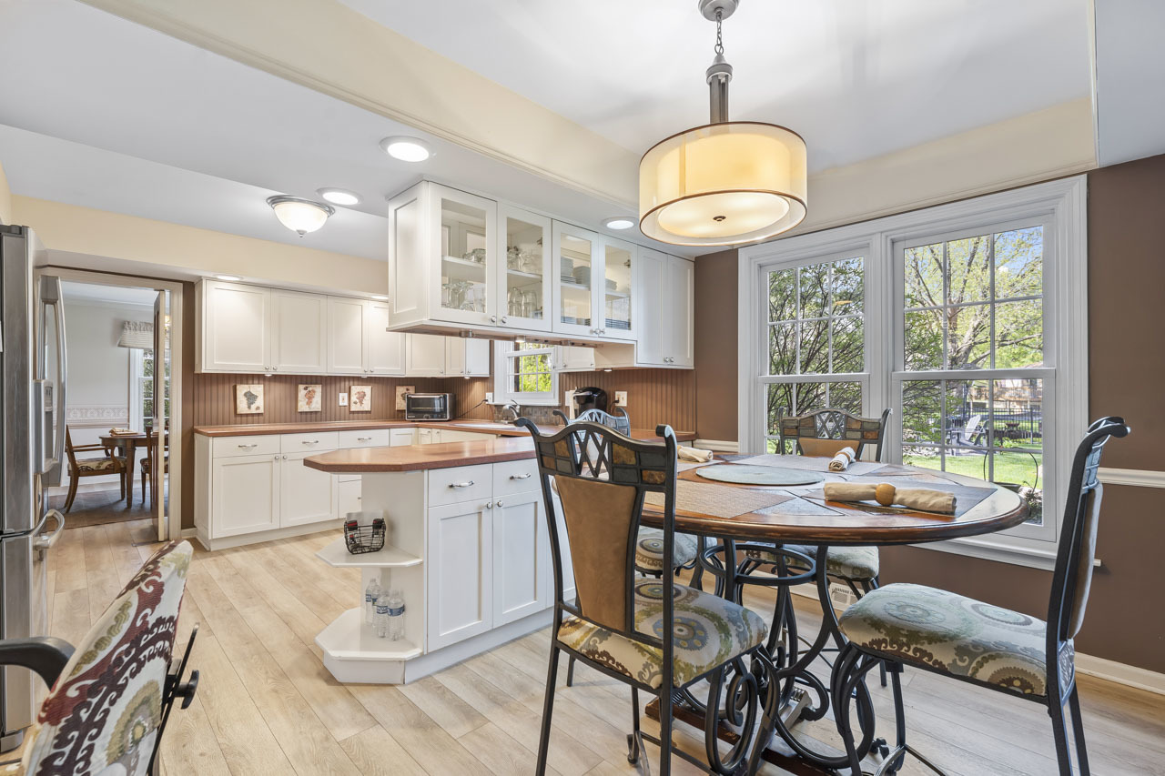 2245 Tanglewood Drive Aurora IL 60506
