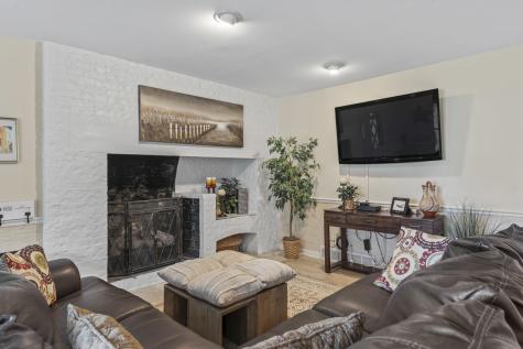 2245 Tanglewood Drive Aurora IL 60506