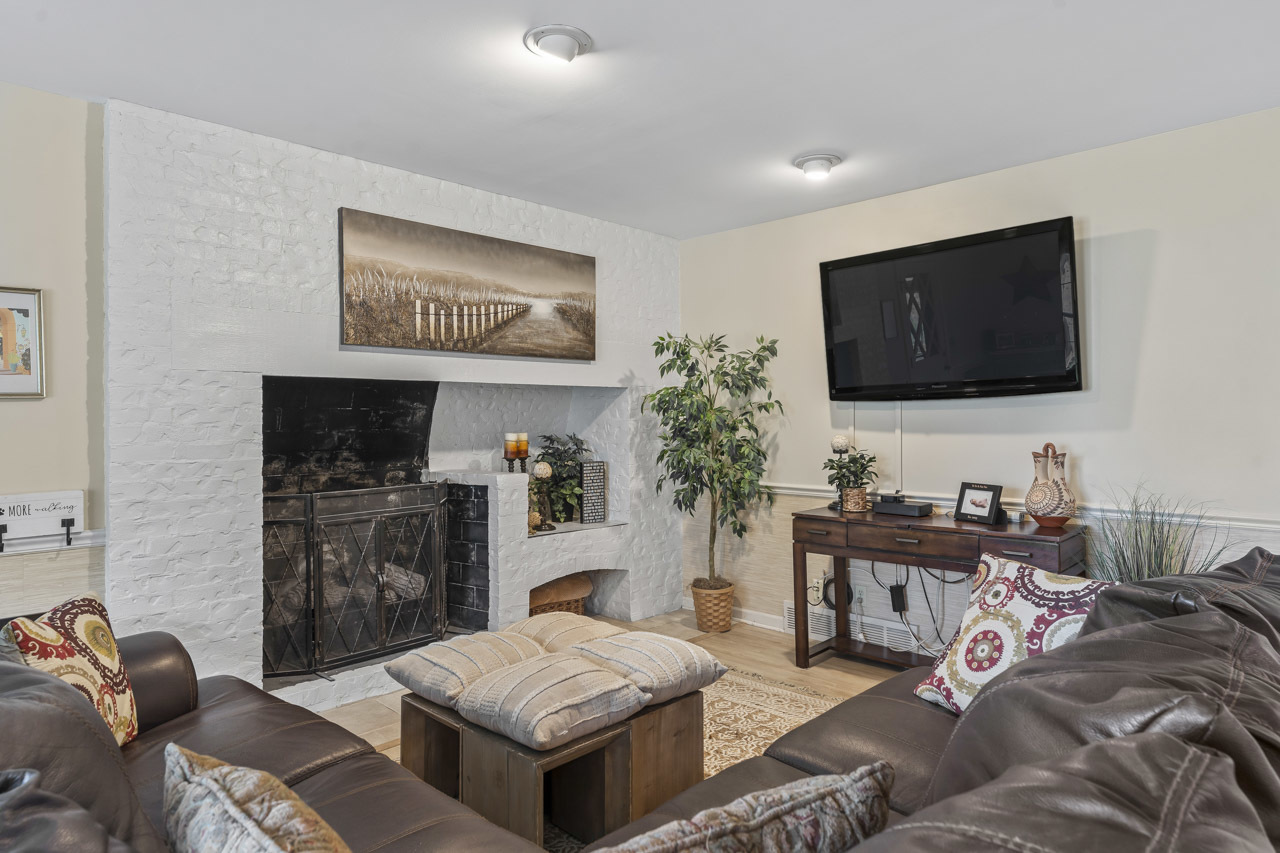 2245 Tanglewood Drive Aurora IL 60506
