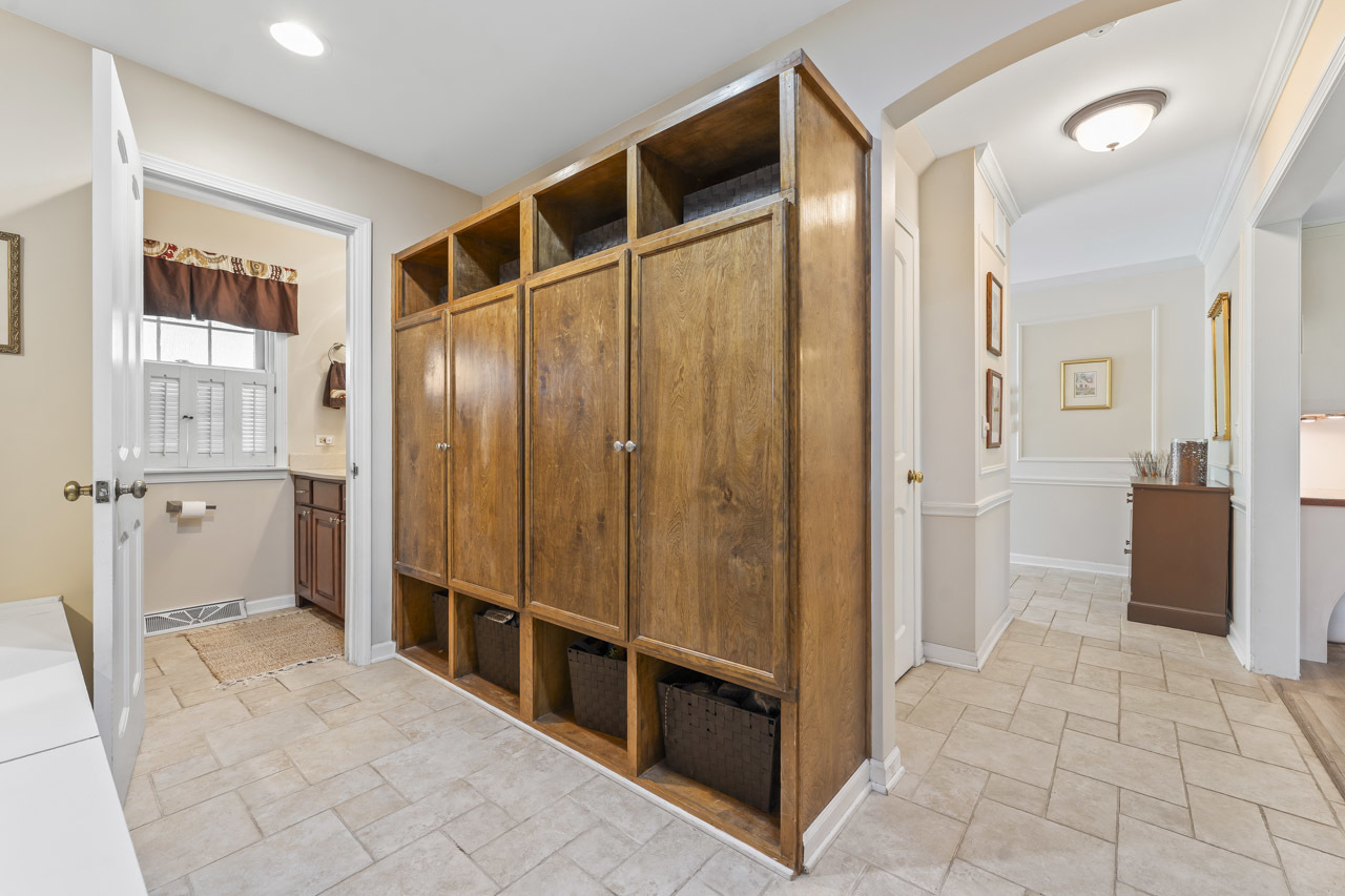 2245 Tanglewood Drive Aurora IL 60506