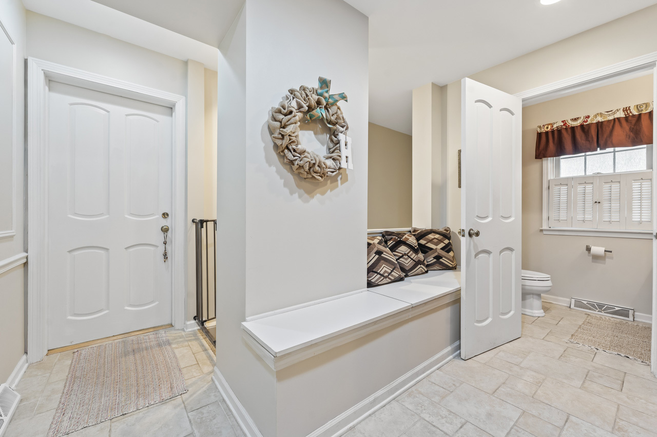 2245 Tanglewood Drive Aurora IL 60506