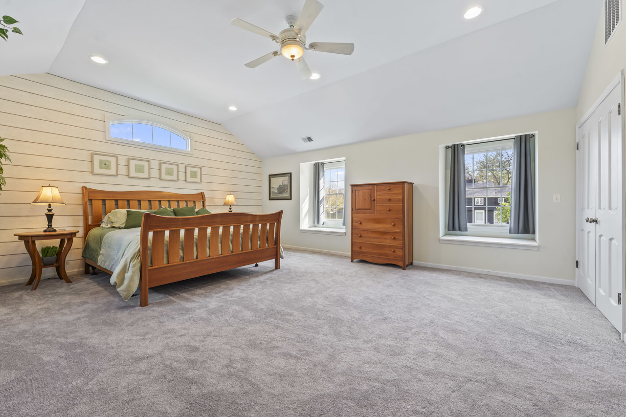 2245 Tanglewood Drive Aurora IL 60506