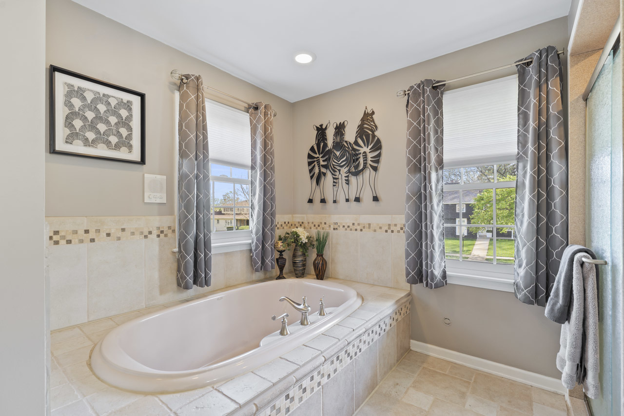 2245 Tanglewood Drive Aurora IL 60506